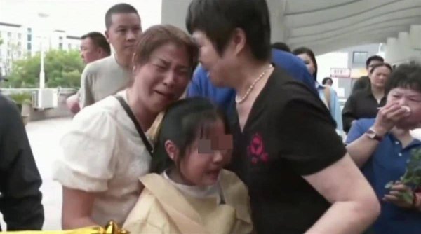 大旗策略 勇救落水男童牺牲的退役武警高武告别式已举办，温州慈善组织：将承担其孩子学费